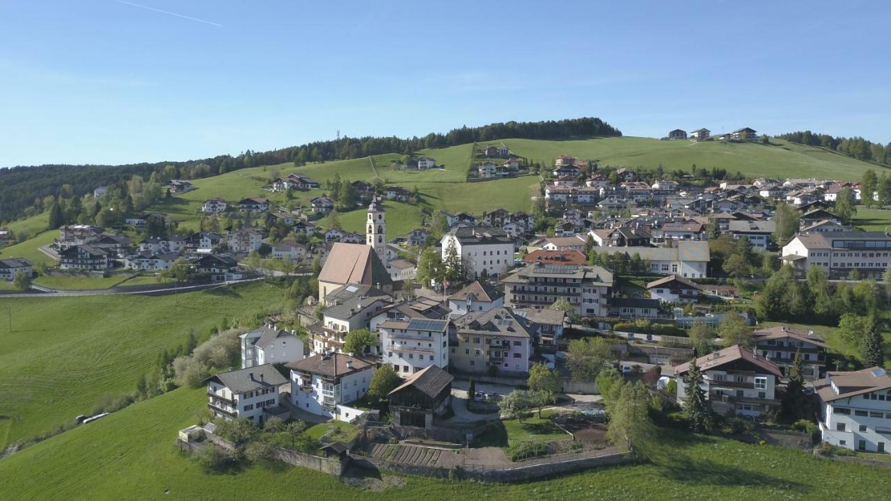 Gasthof Pension Roessl Nova Ponente Exterior photo