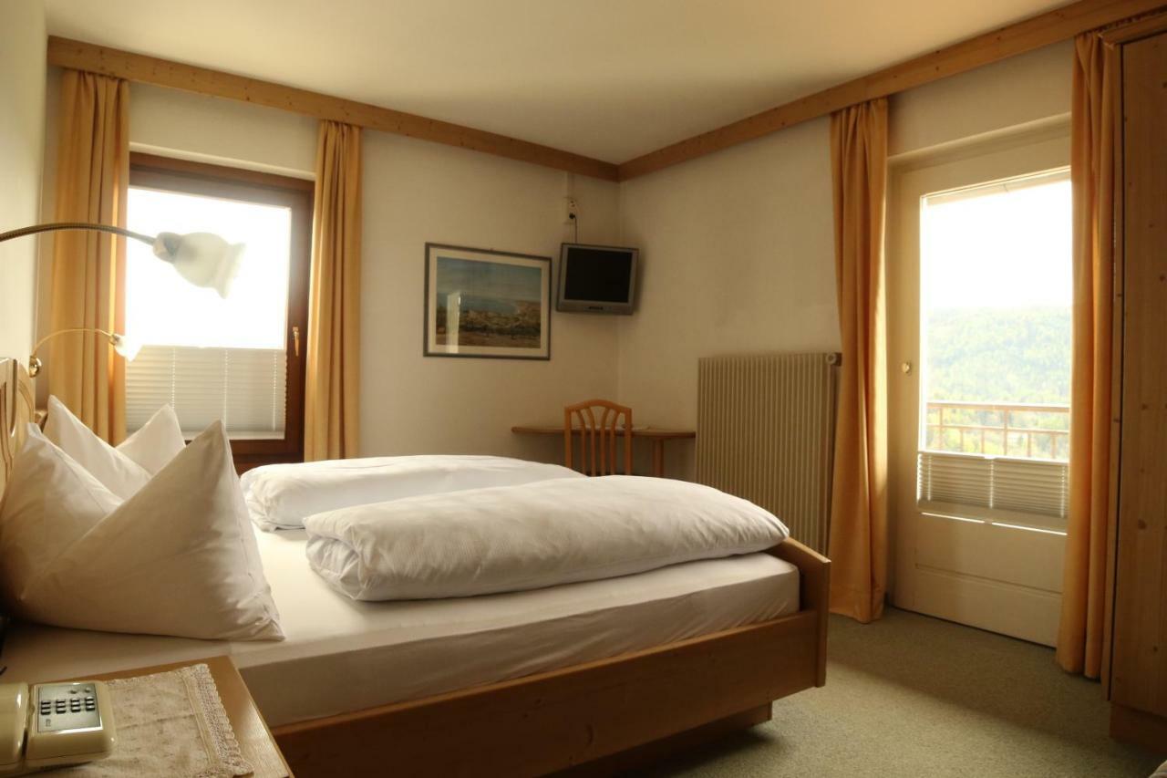 Gasthof Pension Roessl Nova Ponente Exterior photo