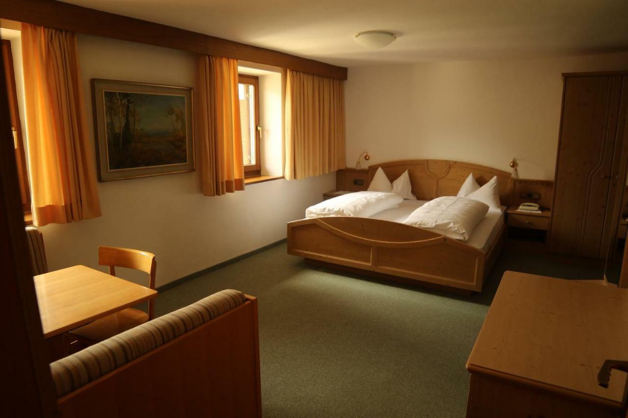 Gasthof Pension Roessl Nova Ponente Exterior photo